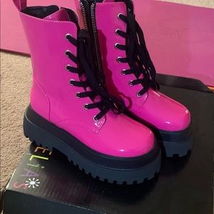 Brand new.  Never worn. Fascia